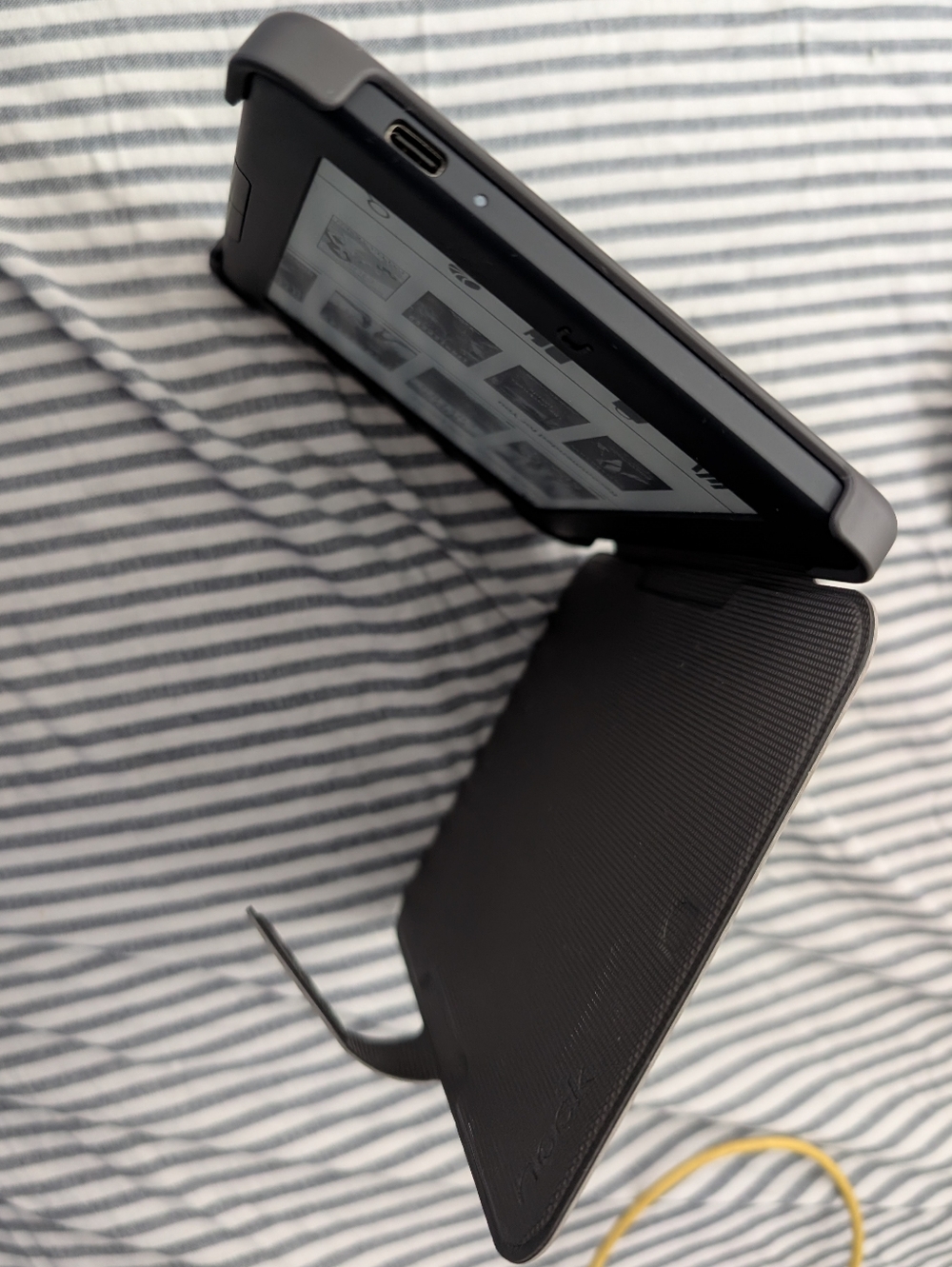Nook GlowLight 4 E-Reader Black + Silver Shimmer Case EUC - Picture 5 of 9